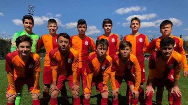 Galatasaray 6 - 2 Barcelona