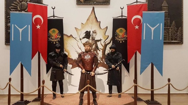 Ertuğrul Gazi heykeli diye Engin Altan Düzyatan heykeli yaptılar