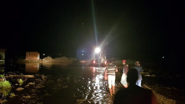 Kırıkkale-Yozgat karayolu sel nedeniyle kapandı