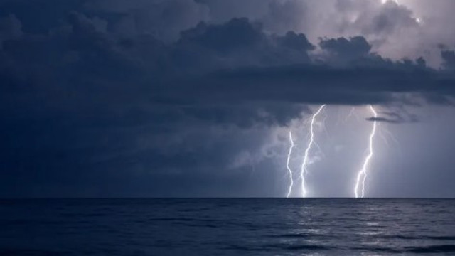 Meteoroloji uyarmıştı ! Yıldırım düştü: Ölü ve yaralılar var