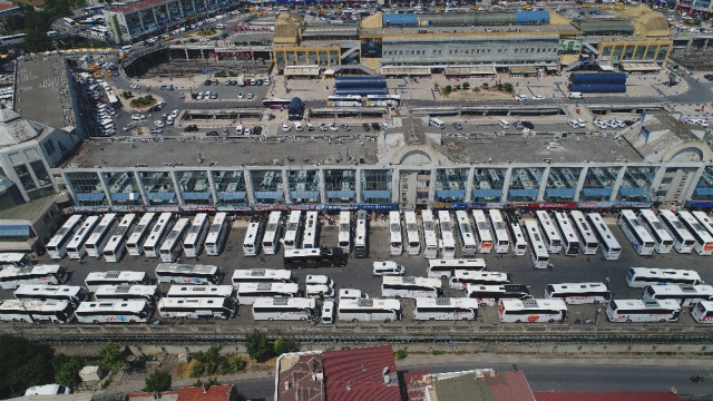 Otogarda seçim yoğunluğu ! Uzun kuyruklar oluştu