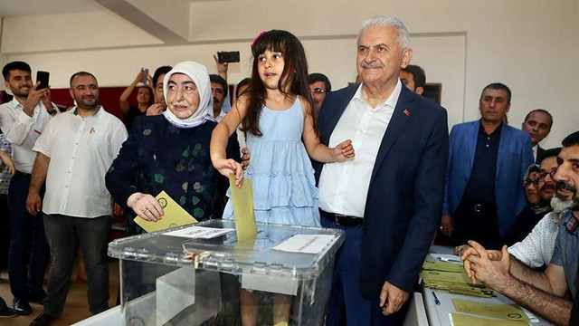 Binali Yıldırım’ın sandığından da İmamoğlu çıktı