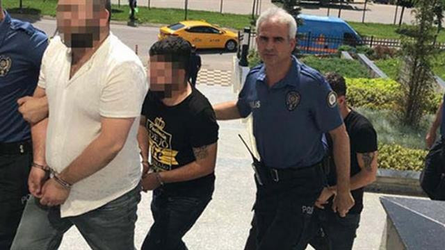 Kadın polislere taciz !