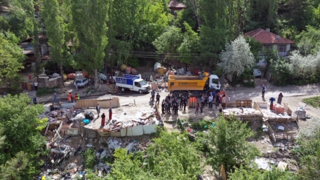 Ankara Zabıtası'ndan çöp ve atık mücadelesi