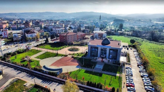 AK Partili belediyelerde kiralık araç fiyaskosu !