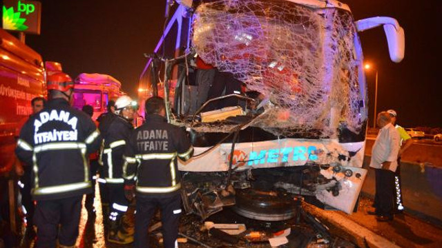 Adana'da zincirleme kaza: 20 yaralı