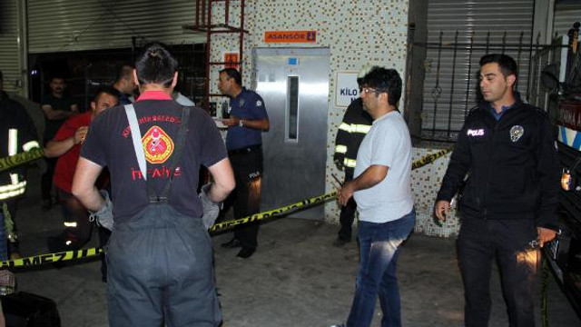 Asansörde sıkışan çocuk öldü