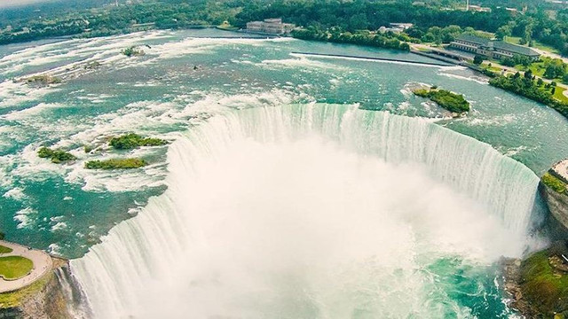 Niagara Şelalesi'nde müthiş kurtuluş