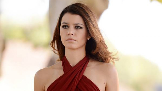 Beren Saat sosyal medyayı ikiye böldü !
