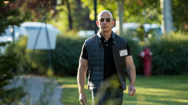 Dünya devi Amazon'un patronuna protesto