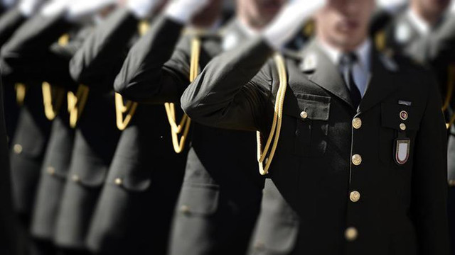 Ankara'da bir baba, üsteğmen olan oğlunu adliyeye götürdü
