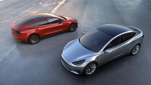 Tesla marka araçlara hem indirim hem zam