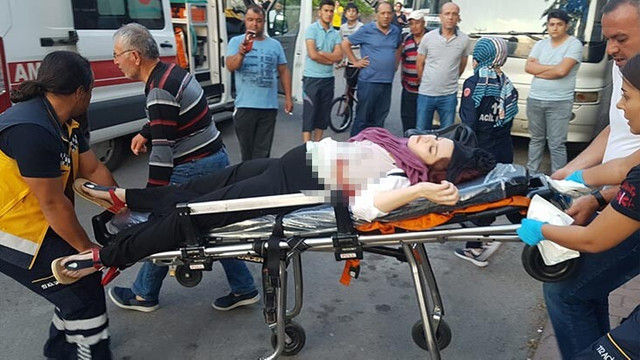 Karısı ve arkadaşına kurşun yağdırdı
