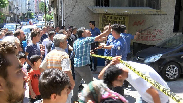 Sultangazi'de gergin anlar ! 8 kişi gözaltına alındı