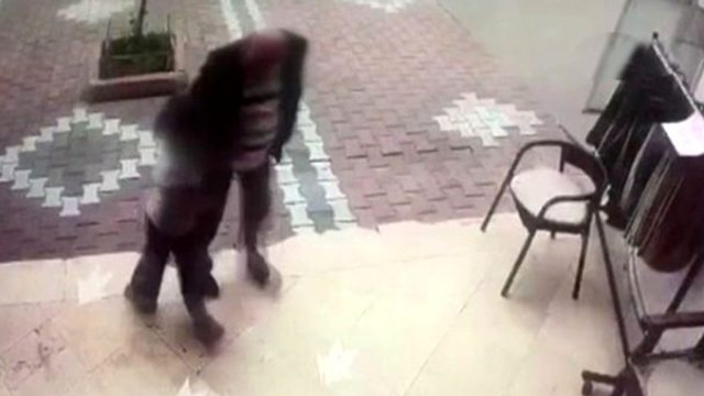 82 yaşındaki sapık küçük kızı taciz etti