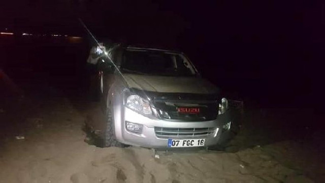 Sahilde drift yaptı: 10 caretta yuvasına zarar verdi