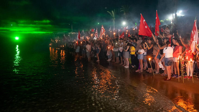 KKTC'de tarihi anlar ! Milyonlarca kişi şafak nöbetinde