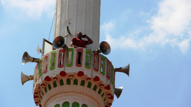 2019'un Türkiye'sinde telefonla görüşmek için minareye çıkıyorlar