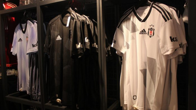 Beşiktaş'ın yeni sezon formaları Hatay'da satışa çıkarıldı