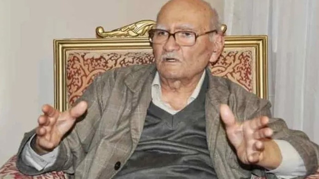 Eski Bakan Süleyman Arif Emre hayatını kaybetti