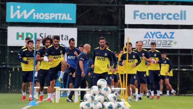 Fenerbahçe'nin Avusturya kamp kadrosu belli oldu