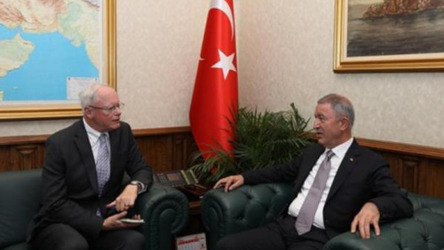 Bakan Akar'dan ABD ile kritik görüşme