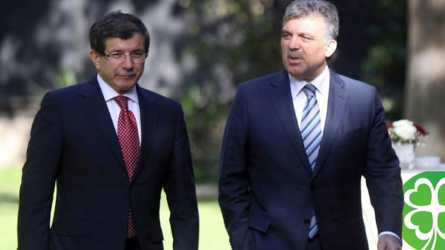 Davutoğlu ve Gül'den dikkat çeken görüntü