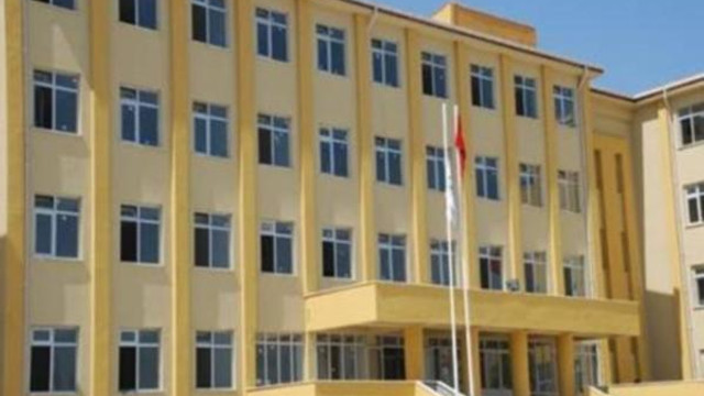 Bu da oldu ! Okulların ismi ihaleyle satılıyor