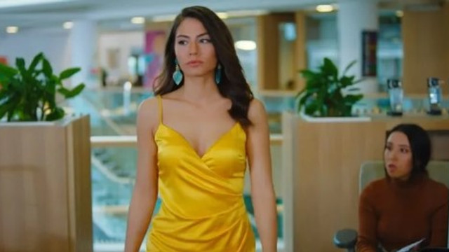 Demet Özdemir'in mayolu fotoğrafına beğeni yağdı