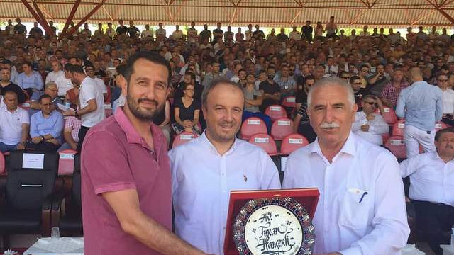 Turan Hançerli’ye anlamlı ödül