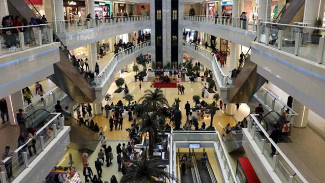 AVM'lerde ''internet'' krizi: ''İnternetten satış bizi bitiriyor''