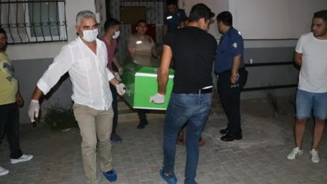 Trans bireyin evinde babasını bıçaklayarak öldürdü