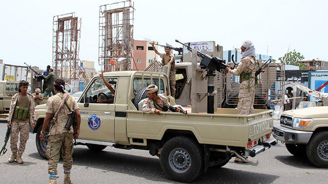 Aden'de cumhurbaşkanlığı sarayı yakınlarında çatışma