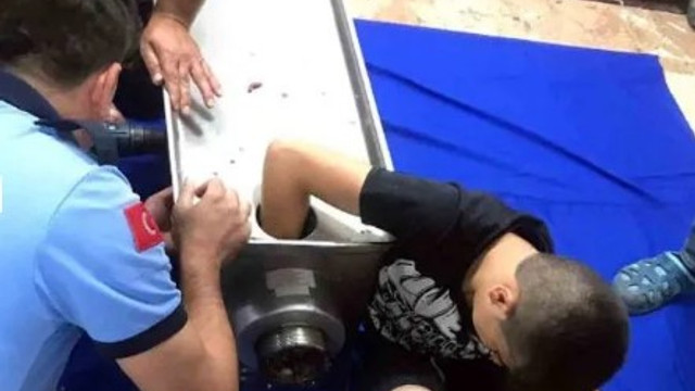Elini kıyma makinesine kaptırdı