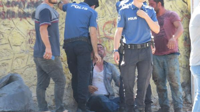 Kurban pazarında bıçaklı sopalı kavga