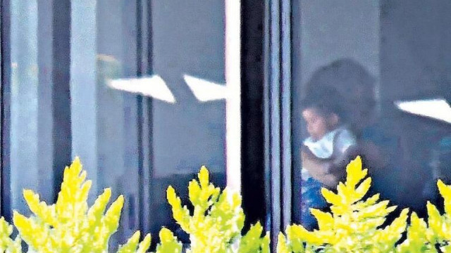Fahriye Evcen ve Burak Özçivit'in oğulları ilk kez görüntülendi