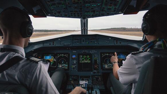 İran'da eğitim uçağı düştü: 2 ölü