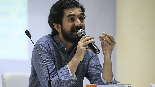 ''Allah dört eşe izin vermez' diyenler büzük dini kursun''