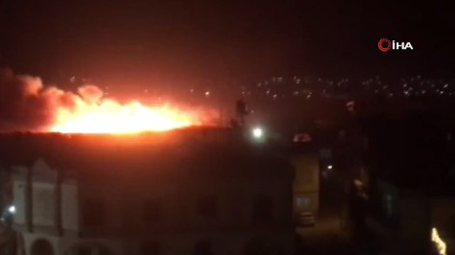 YPG'li teröristler hendekleri ateşe verdi !