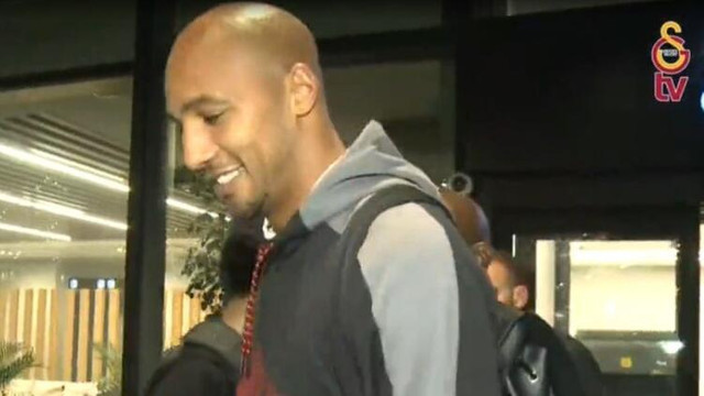 Steven Nzonzi İstanbul'da