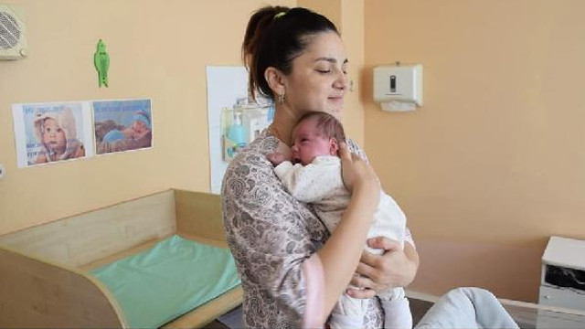 Kazakistan'da bir kadın 3 ayda 2 kez doğum yaptı
