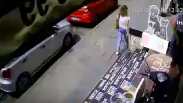 Şişli'de kadının üstüne kartonpiyer parçaları düştü