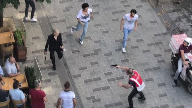 Taksim'de hareketli anlar ! Polis müdahale etti