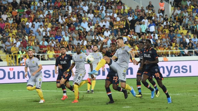 Başakşehir ligde dağıldı! Ağır yenilgi