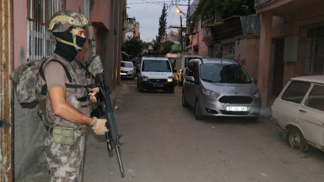 Adana'da PKK'ya şafak operasyonu: Gözaltılar var