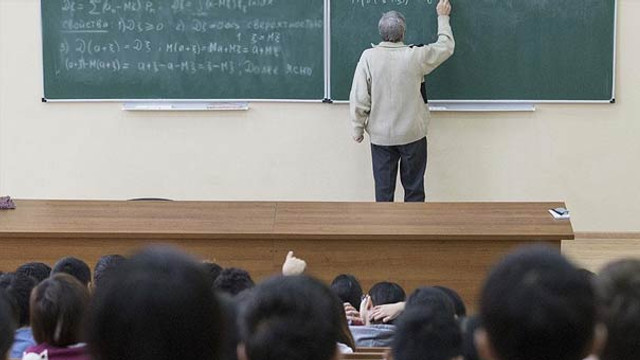 Üniversitelerde 273 bölümde akademisyen yok