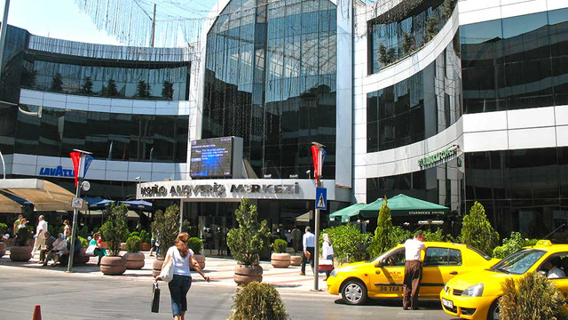 İstanbul'un ünlü AVM'si satışa çıkarıldı