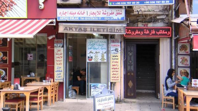 İstanbul'da Arapça tabelalar hala kaldırılmadı