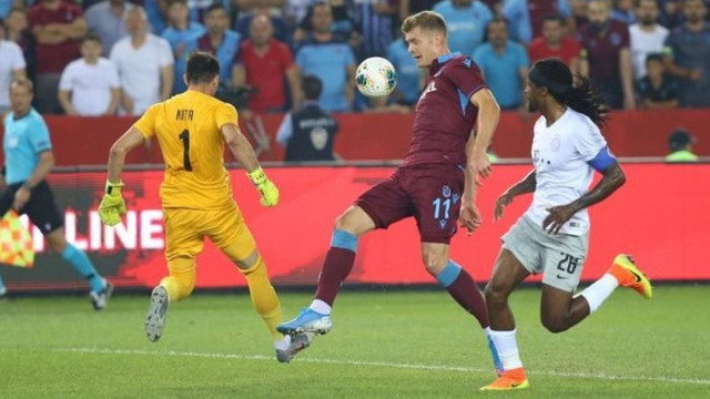 Trabzonspor-Sparta Prag maçında kaleciye yabancı madde atan zanlı yakalandı