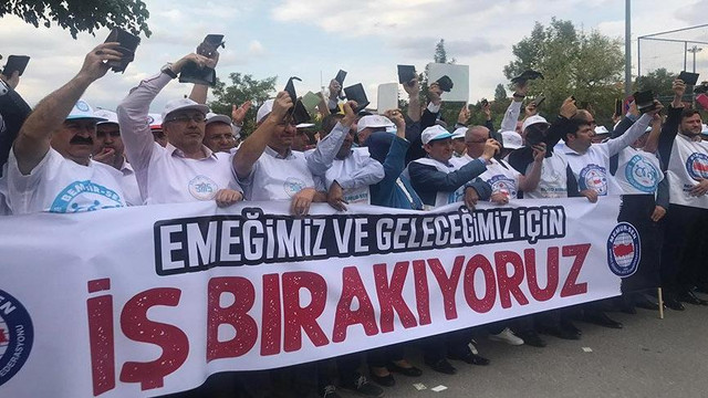 Memurdan zam eylemi: Cüzdan bıraktılar !